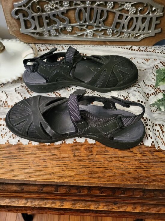 Easy Spirit Shoes - Easy Spirit Explore 24 Black Mary Jane Adjustable Straps 8.5 Gorpcore Comfort